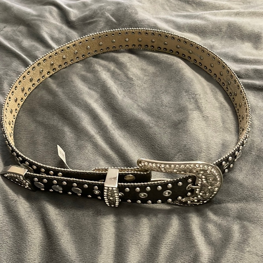 Gray stone ladies belt!